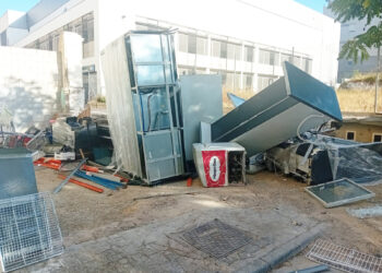 denuncian-vertido-ilegal-electrodomesticos-chatarra-colonia-felina-estacion-2