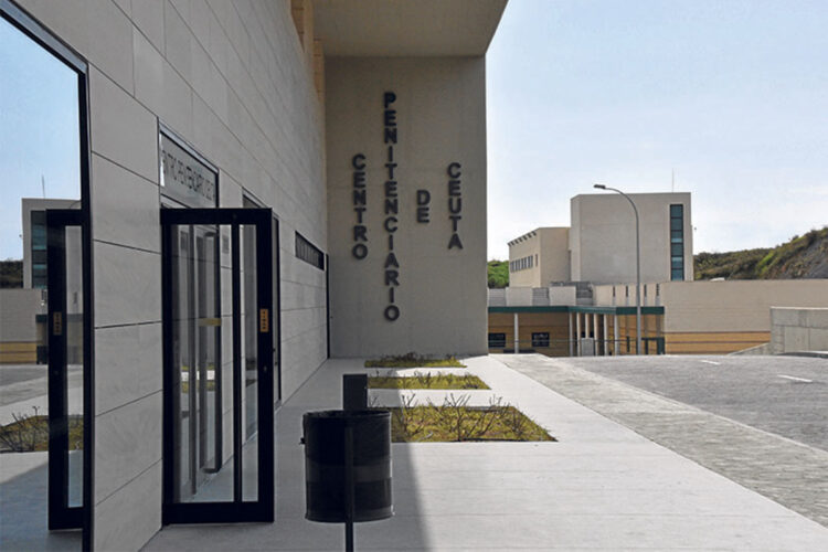 prision-tras-intentar-apunalar-soldado-regulares