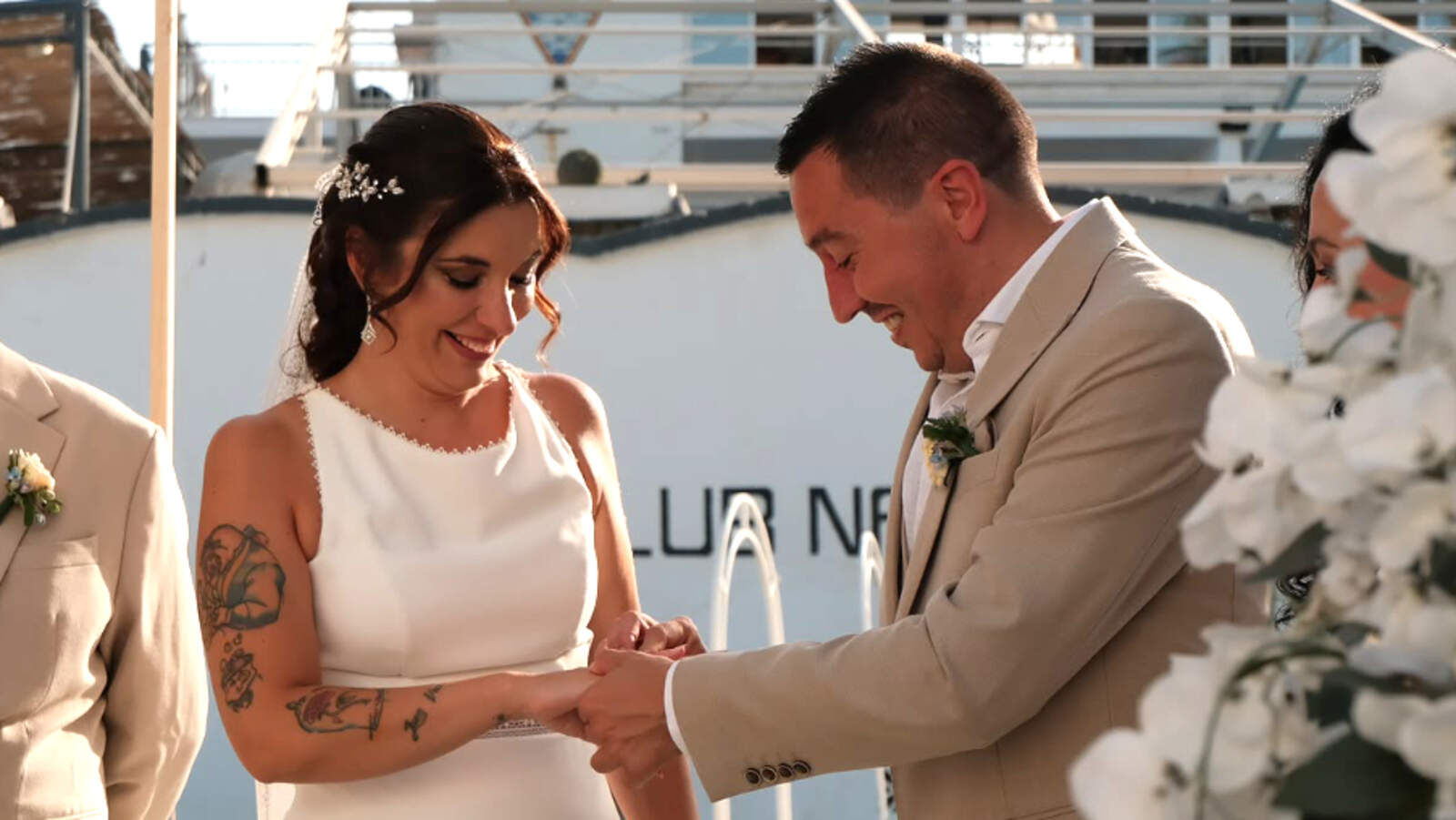 El Faro - Sociedad caballa: la boda de Ramón y Jessica en la playa de la Ribera