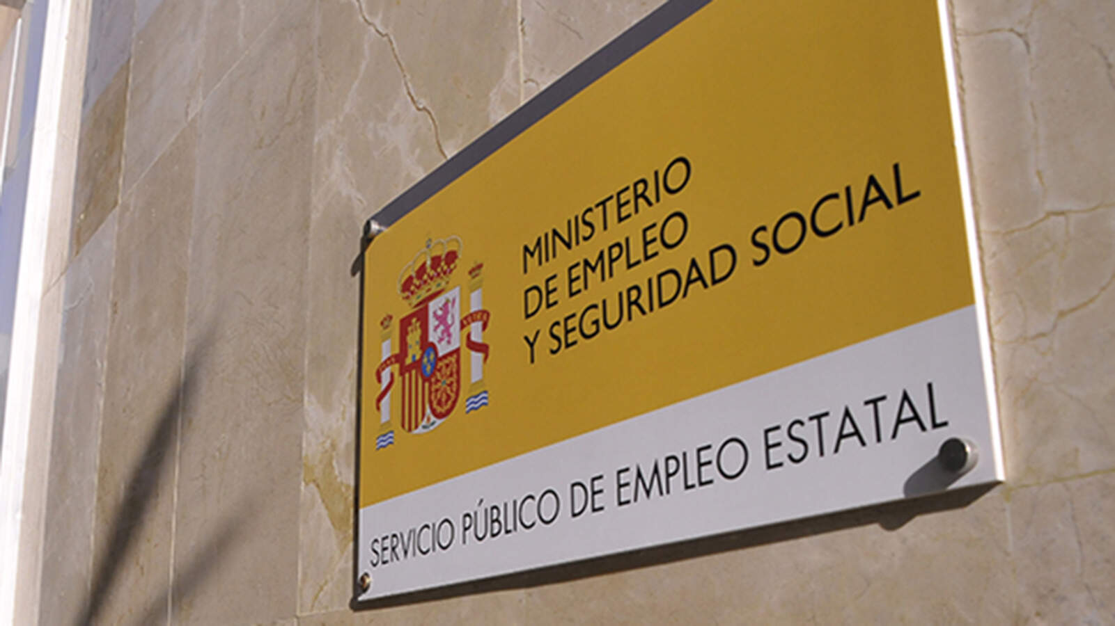 sanidad-hosteleria-comercio-vacantes-empleo-ceuta