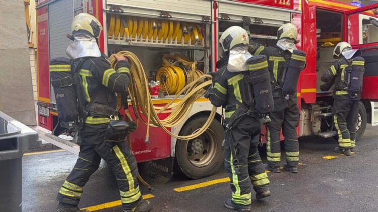 Entre bomberos no nos pisamos la manguera