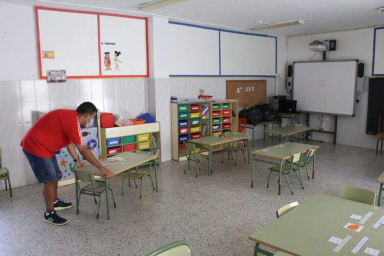 El nuevo convenio de limpieza de Ceuta eleva los salarios y amplía los derechos laborales hasta 2029