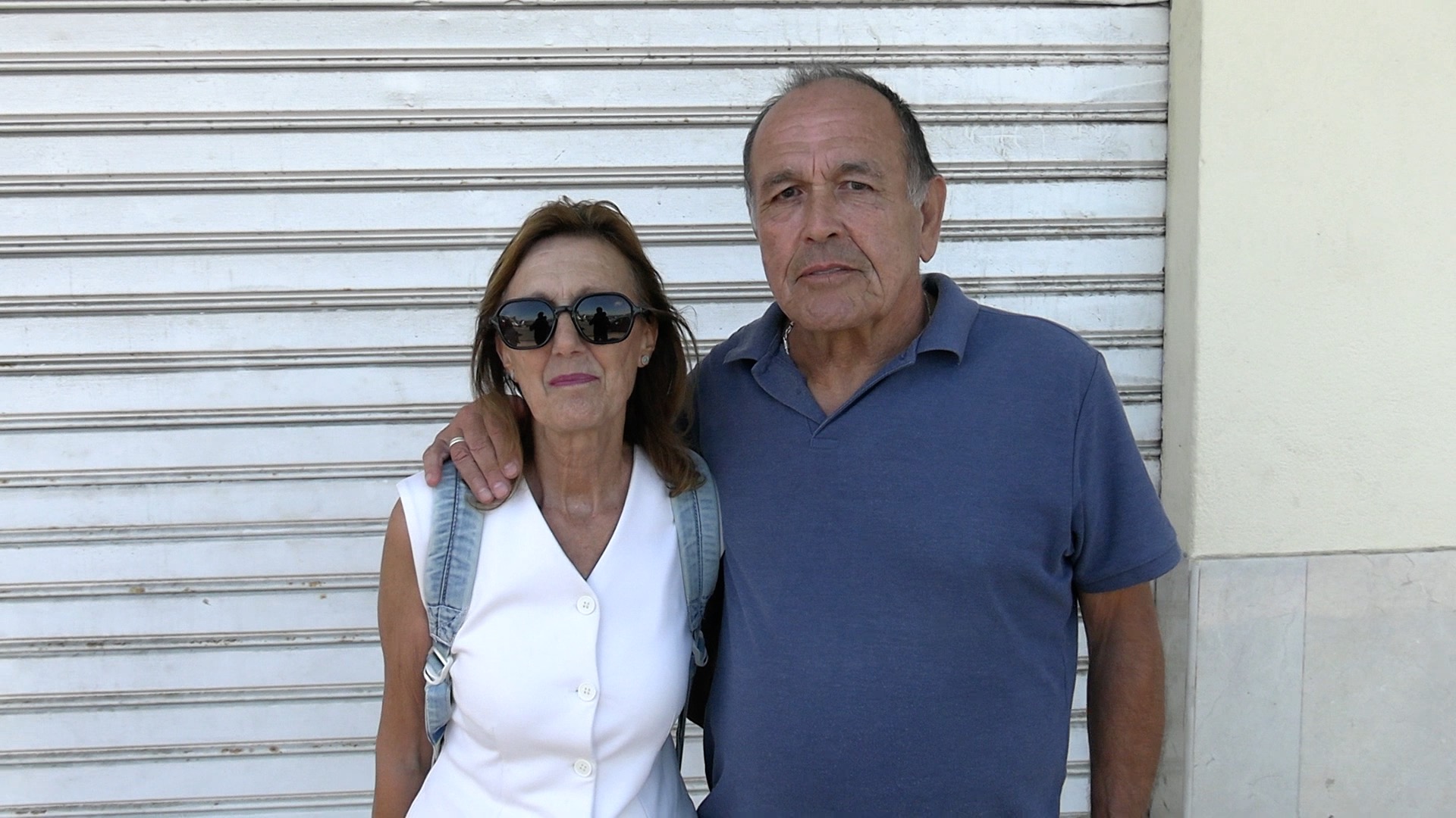 Los vecinos de Benítez, en casa y cuidando sus puertas mientras el barrio es invadido