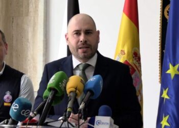 delegacion-oficializa-dimision-sanz-version-no-conocia-whatsapp-llamada