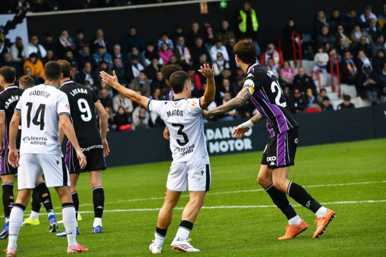 Horario y dónde ver la AD Ceuta-Real Valladolid: cara a cara en un duelo de urgencias