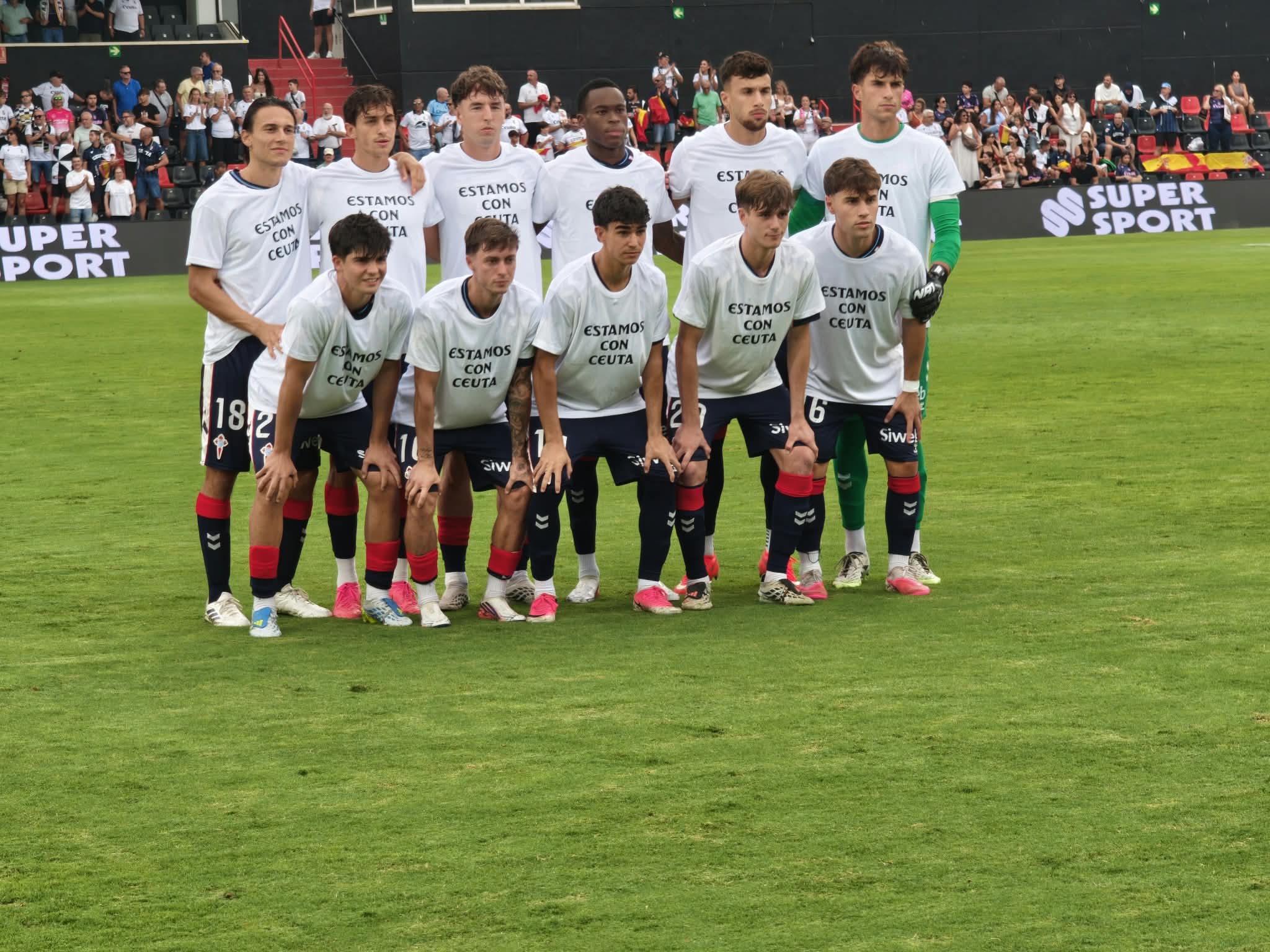 El Celta Fortuna sale al Murube con unas camisetas de apoyo a Ceuta: “Estamos con Ceuta”