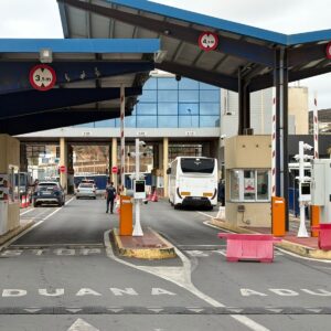 En torno a 300 marroquíes han llegado de la península en autobuses de la Policía Nacional para ser expulsados