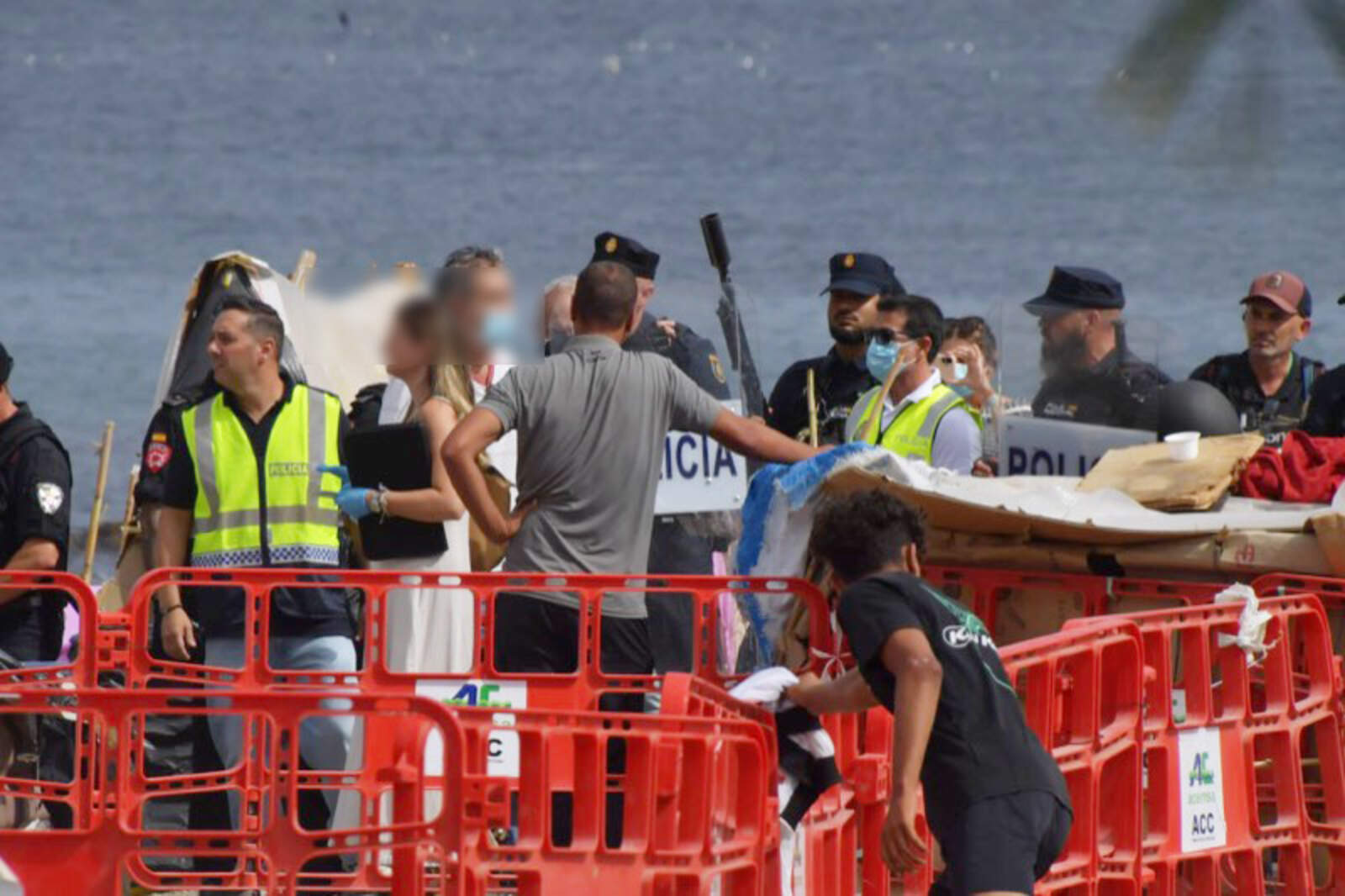 El Faro - Golpe a la venta ambulante: sin descanso en la playa del Trampolín