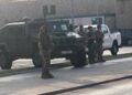 Los militares, hartos: "Nos tiran piedras y no podemos hacer nada, tenemos que huir"