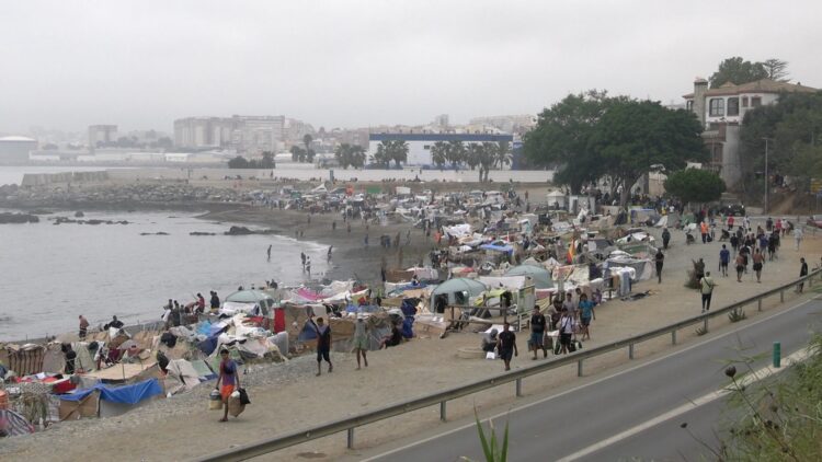otro-mundo-playa-trampolin-fracaso-gobierno-espana-13