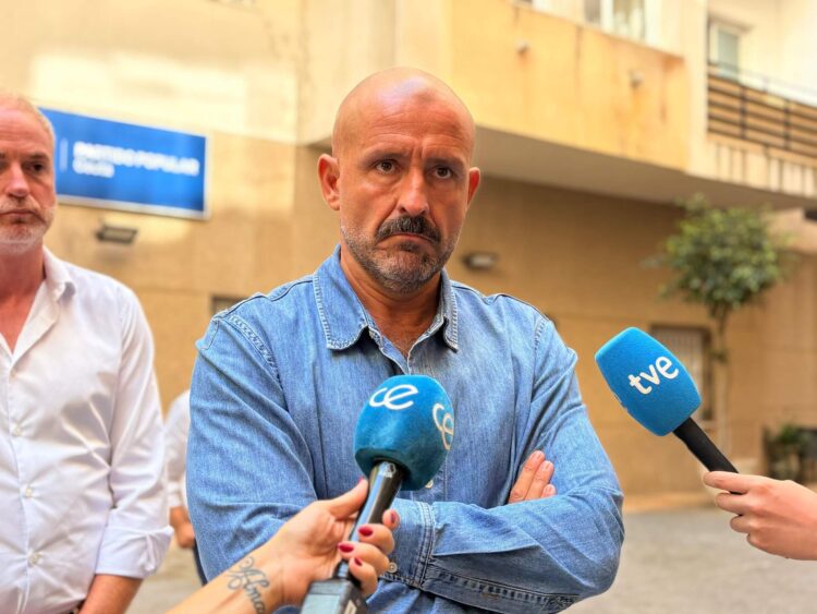 Jaime de los Santos denuncia un inicio de curso marcado por “la improvisación”