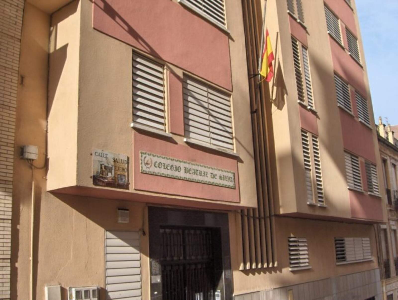 El AMPA del ‘Beatriz de Silva’ estalla: “Mi hijo no se va a asustar porque vea policías. Se asusta si no los ve”