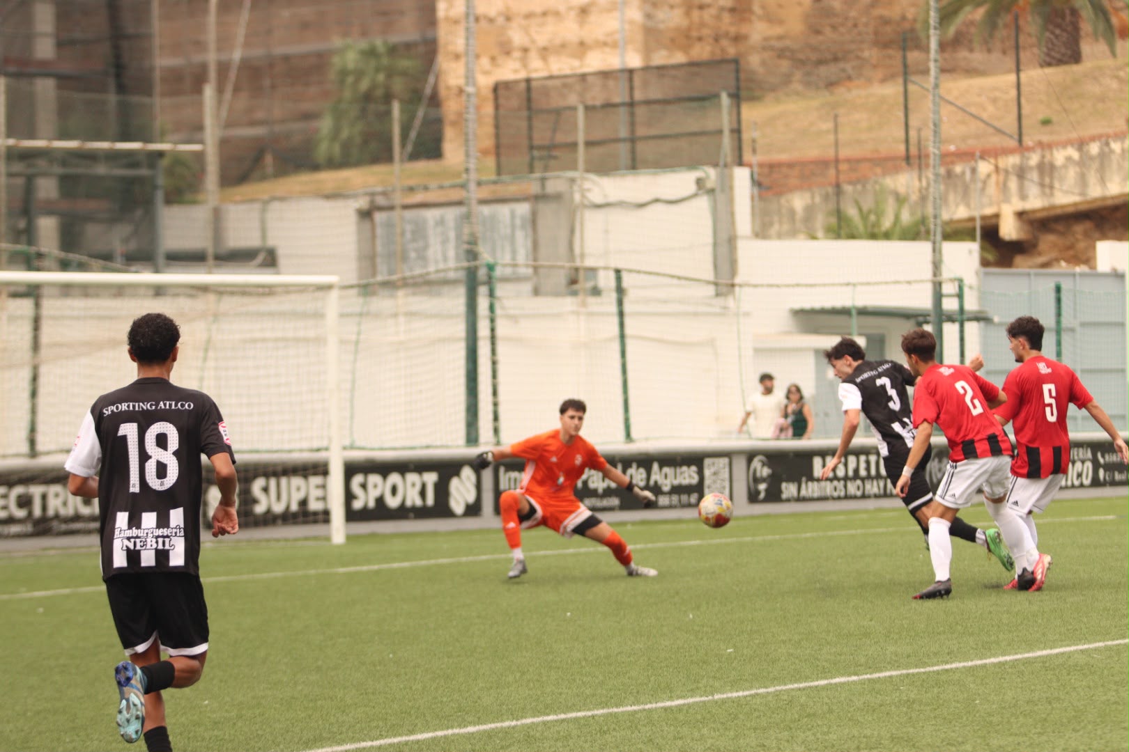 Remontada del Sporting B para seguir con un gran inicio de curso (3-2)